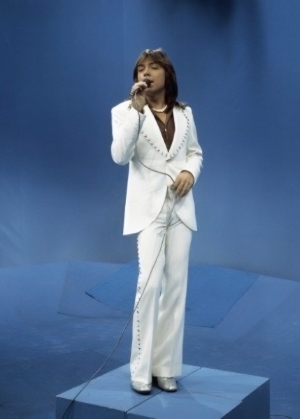 David sings If I Didn't Care