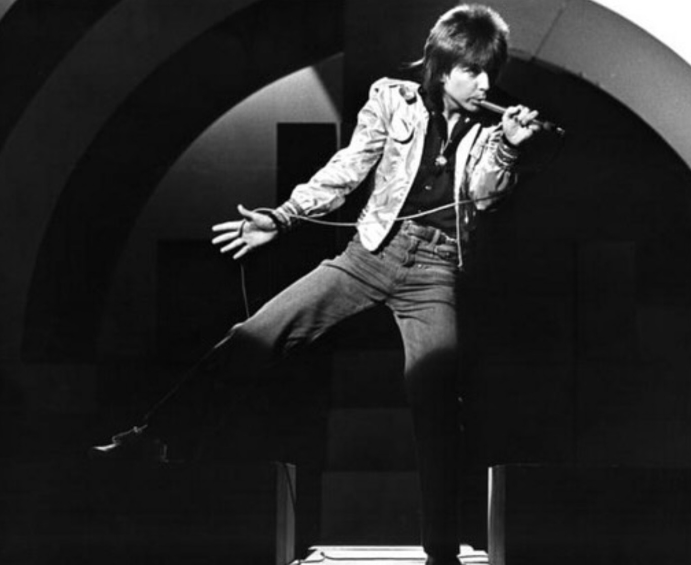 David sings 'I Write The Songs'